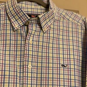 Vineyard Vines Tucker Button down shirt.